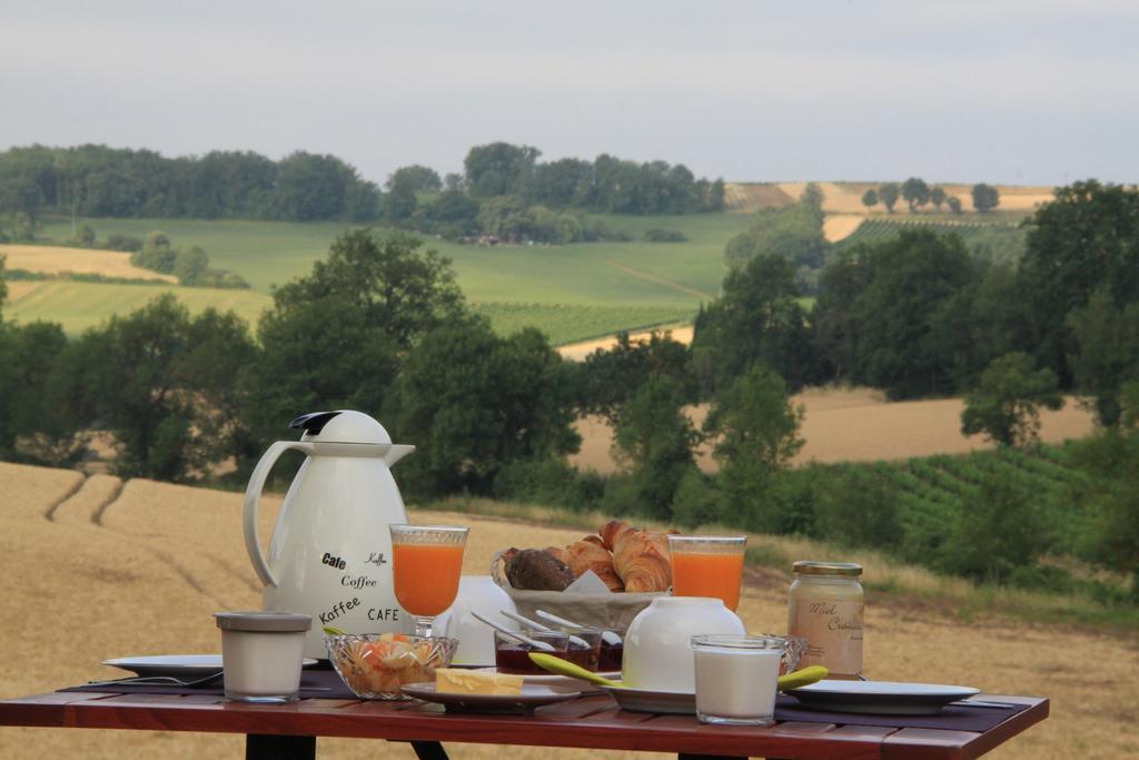 Chambres D'Hotes Le Val De La Garenne Senouillac Exteriér fotografie