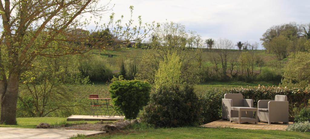 Chambres D'Hotes Le Val De La Garenne Senouillac Exteriér fotografie
