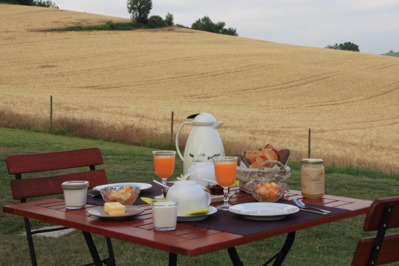 Chambres D'Hotes Le Val De La Garenne Senouillac Exteriér fotografie