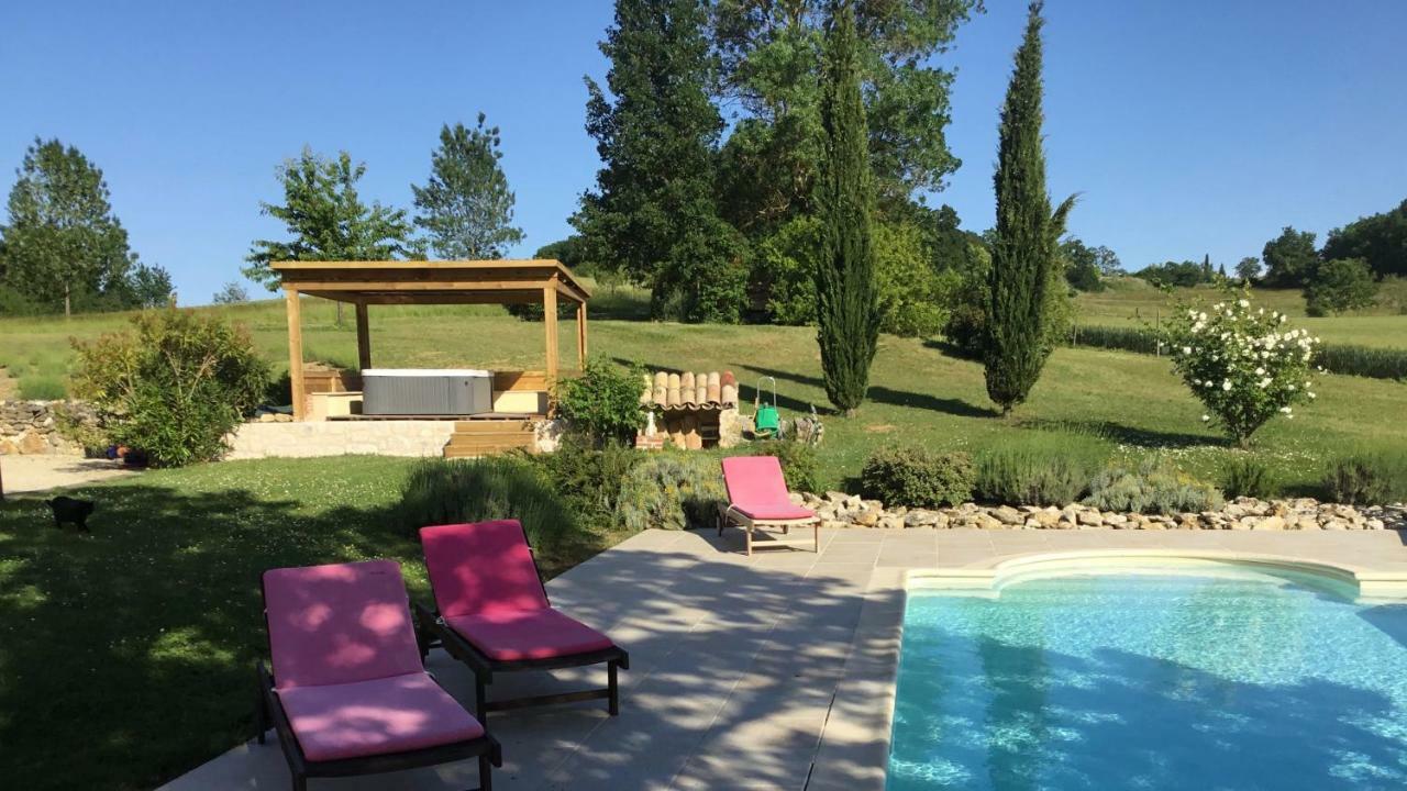 Chambres D'Hotes Le Val De La Garenne Senouillac Exteriér fotografie